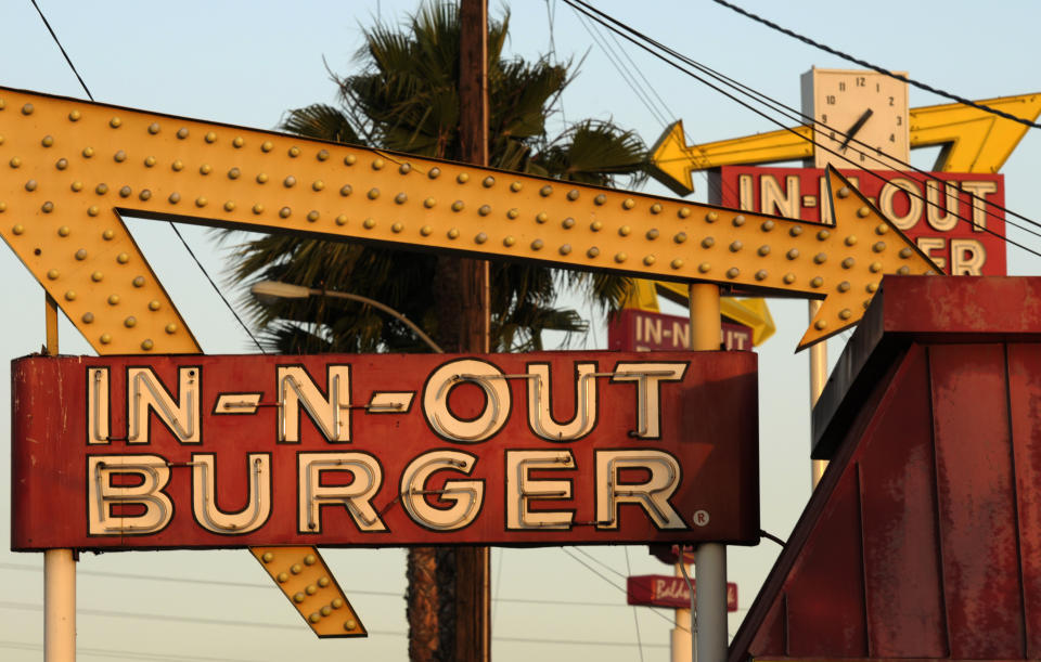 Hier zu sehen: Eine Filiale von "In-N-Out" Burger, die ebenfalls nicht in New York, sondern in Kalifornien liegt. (AP Photo/Adam Lau)