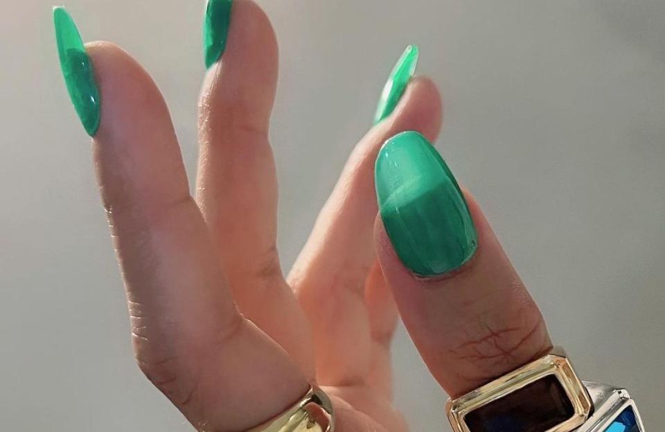 Jelly Nails : la tendance manucure glossy à adopter pour l’été