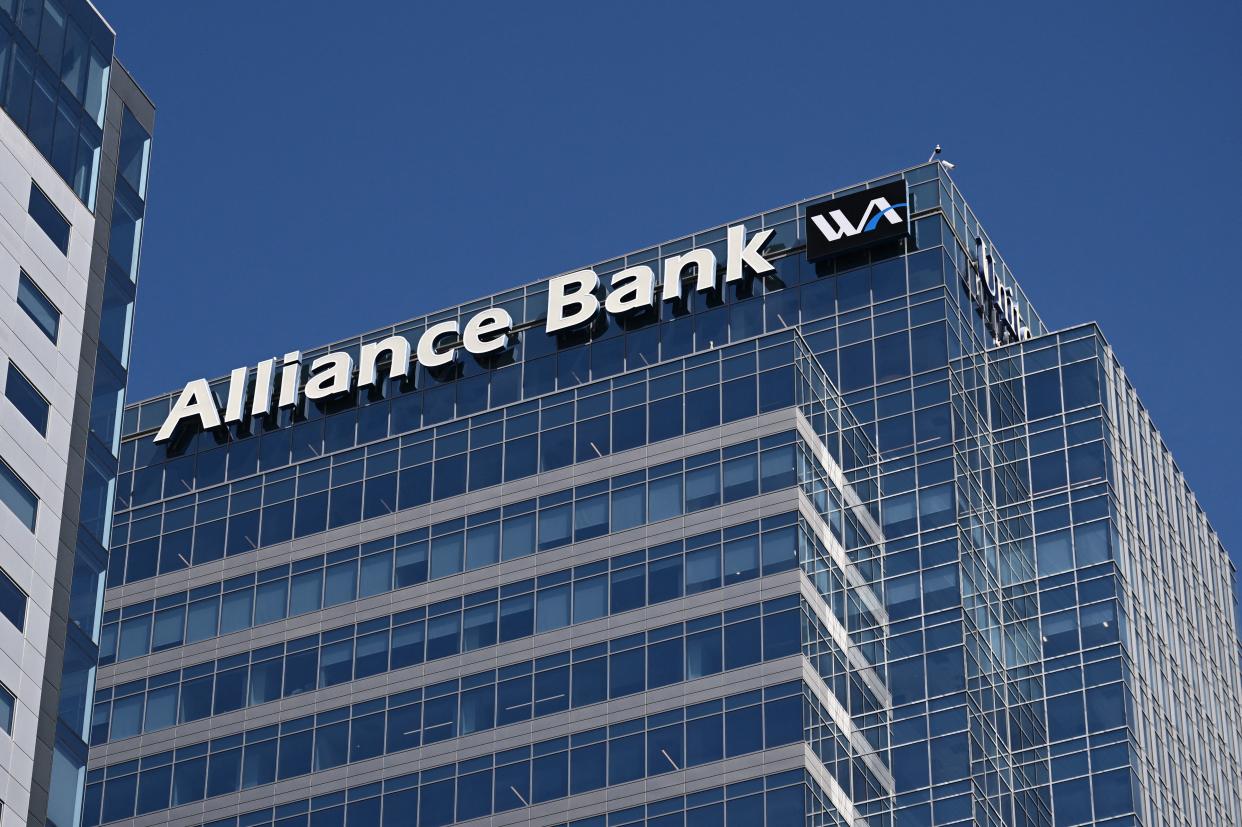 Western Alliance Bank signage is displayed on the Western Alliance Bancorp Headquarters in downtown Phoenix, Arizona, on April 27, 2023. - Shares in leading US banks, including JPMorgan Chase, were down in late morning trading in New York on Tuesday. Meanwhile those in regional banks suffered huge declines. Shares of PacWest Bancorp sank around 35 percent, while Comerica lost 13.6 percent. (Photo by Patrick T. Fallon / AFP) (Photo by PATRICK T. FALLON/AFP via Getty Images)