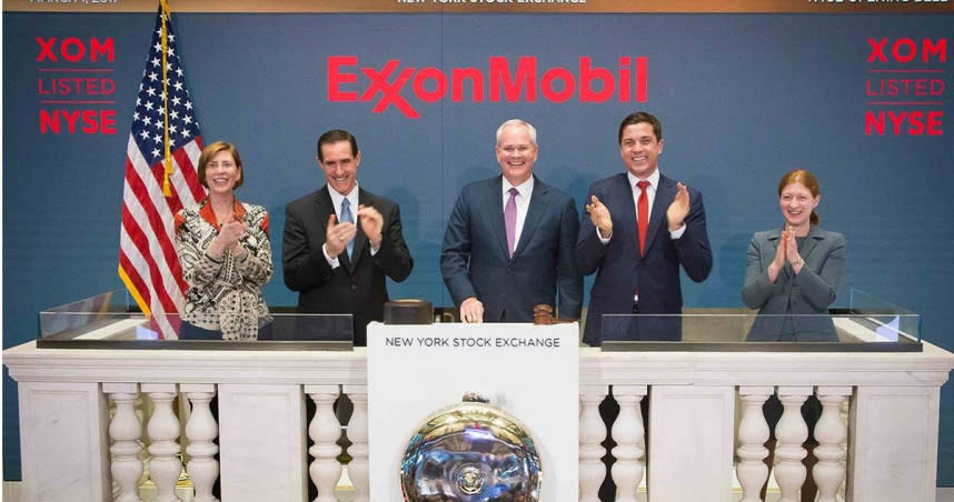 Exxon Mobil執行長Darren Woods認為，綠能是趨勢，但市場還沒準備好。（圖／翻攝自Exxon Mobil Twitter）