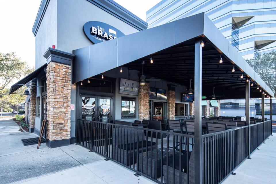 The Brass Tap announced this week that Tim Dean and Kimberly Button have signed a five-year agreement to open franchises in Lakewood Ranch, Parrish, Ruskin, Sarasota and Wimauma.