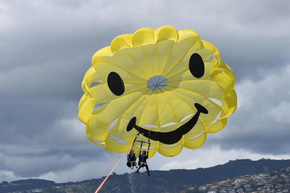 In Hawaii Esperanza Pacheco tried parasailing.