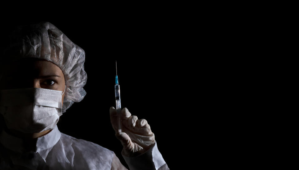 El mercado negro de vacunas y tarjetas de vacunación prospera en la web oscura. Foto: Getty Image. 