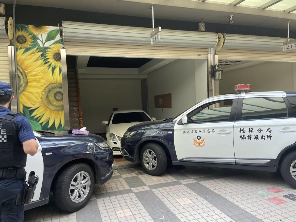 高市警開槍制止歹徒駕車衝撞警車。   圖：高雄市警局提供