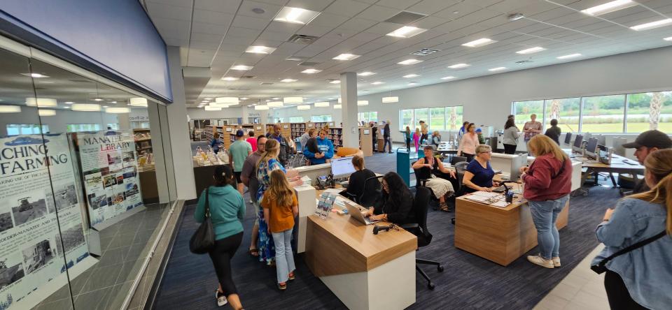 Thousands of local residents visited the Lakewood Ranch Library on opening weekend.