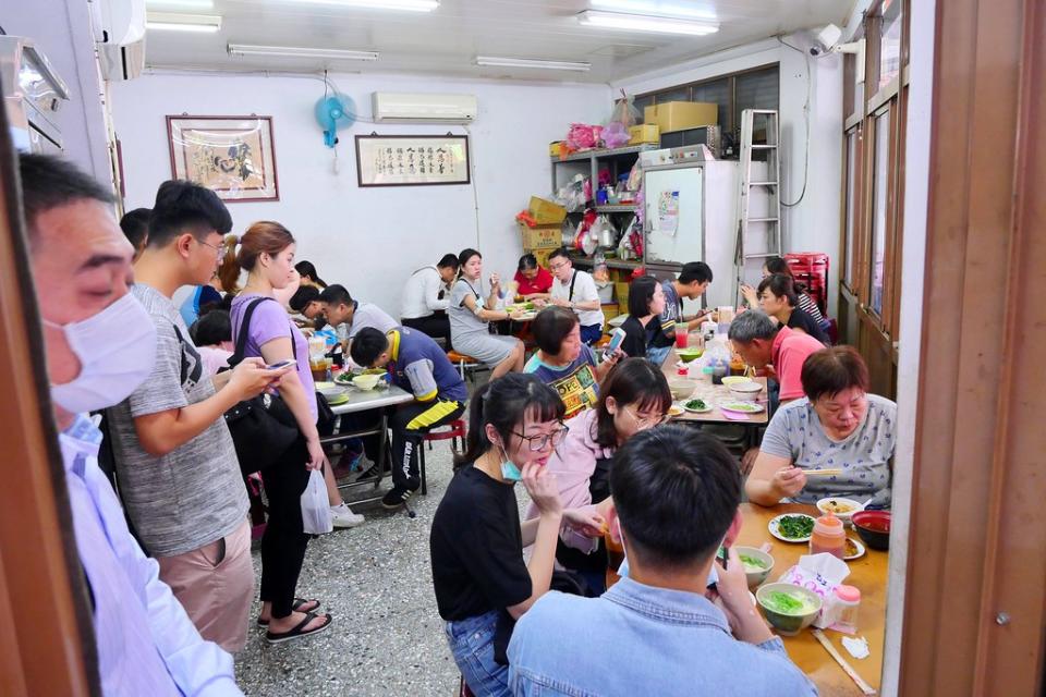 台中向上市場美食～阿隆麵攤