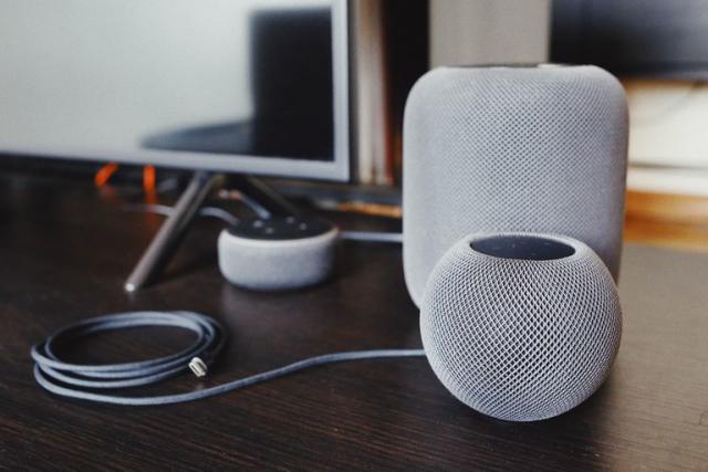 Así funciona el HomePod de Apple, el altavoz inteligente con Siri que  quiere competir con Alexa de