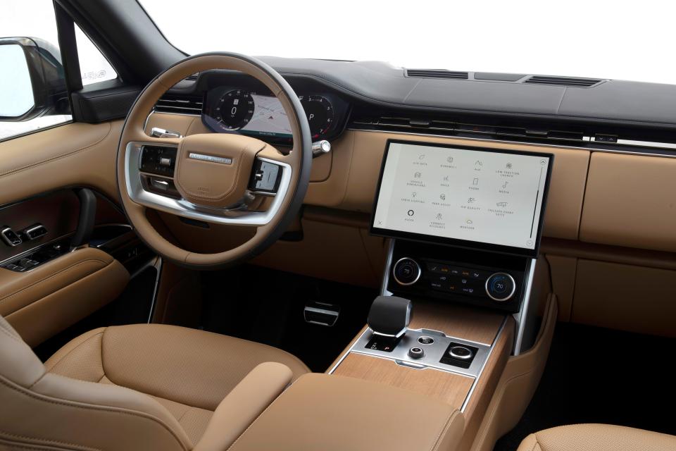 Front seat of the new 2022 Range Rover.