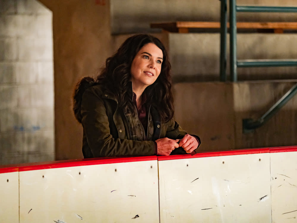 In "Mighty Ducks: Game Changer" kämpft Lauren Graham als Mutter Alex für ihren Sohn - und die Neugründung eines Eishockeyjugendteams. (Bild: ABC/Liane Hentscher)