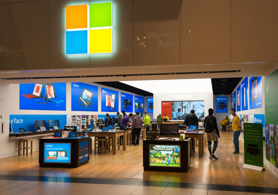 EATON CENTRE, TORONTO, ONTARIO, CANADA - 2015/04/24: Microsoft Corporation increases its retail operation in Canada by opening the eight store in the Eaton Centre one of the largest malls in the city. (Photo by Roberto Machado Noa/LightRocket via Getty Images)