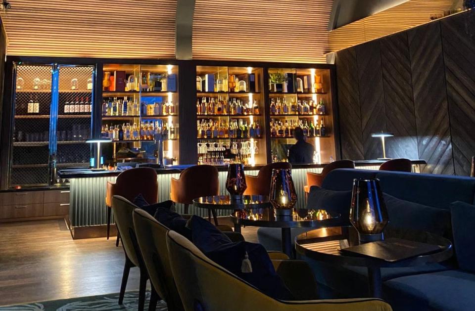The hotel’s Whisky Hide Bar brings a London cocktail bar vibe to the Highlands (Benjamin Salmon)