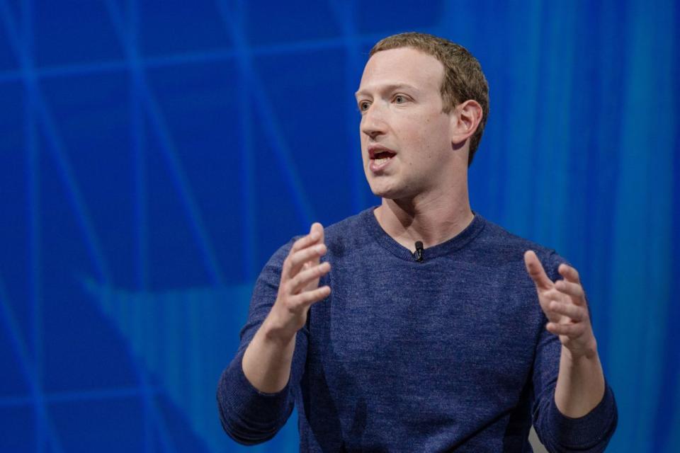 Facebook hat am Donnerstag bekannt gegeben, dass Hunderte von Millionen von Benutzerpasswörtern als Normaltext auf Firmenservern gespeichert wurden – auf die wiederum Mitarbeiter millionenfach zugegriffen hatten. (Bild: Marlene Awaad / Bloomberg über Getty Images)