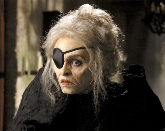 Miedo, mucho miedo, daba la bruja de Helena Bonham Carter en Big Fish. Los niños salían huyendo en cuanto la veían. La mujer de Tim Burton se superó a sí misma después interpretando a Bellatrix Lestrange en la saga Harry Potter. No solo era una bruja malvada, sino que encima estaba desquiciada y era peligrosa a más no poder. (Foto: © 2003 Columbia Pictures Industries, Inc.)