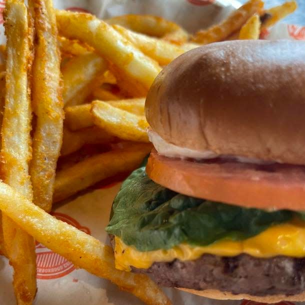 Coach's Neighborhood Grill Monday $5 classic cheeseburger