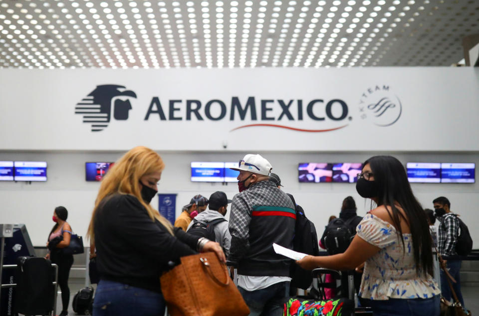 Pasajeros en el Aeropuerto Internacional Benito Juarez de la Ciudad de México. Foto: REUTERS/Edgard Garrido