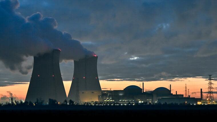 Das Kernkraftwerk Doel in Belgien. Foto: dpa