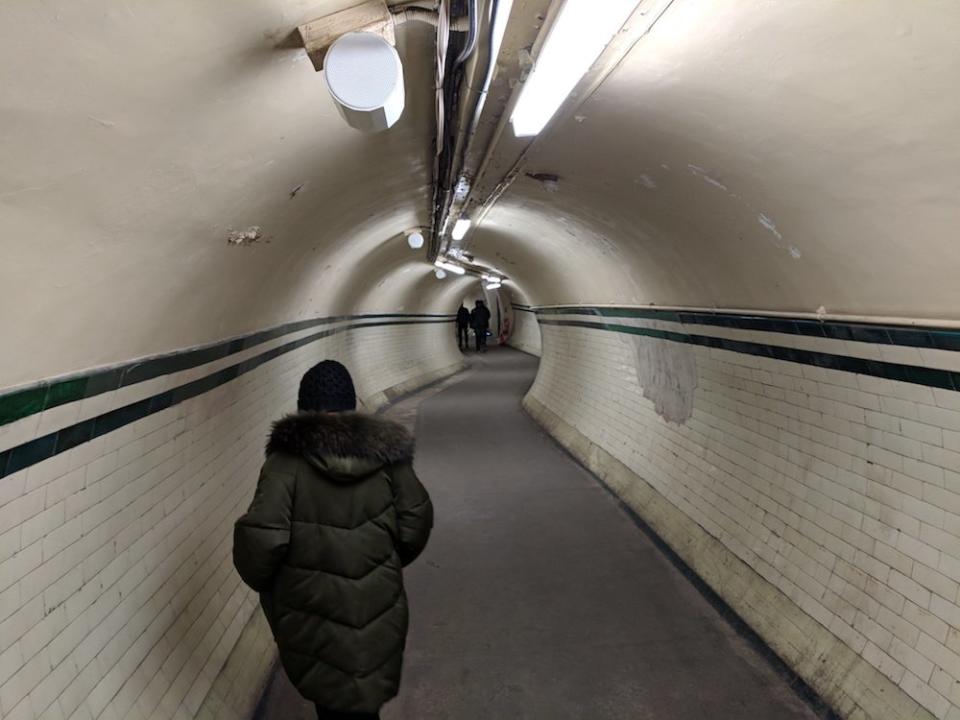 tube tunnel