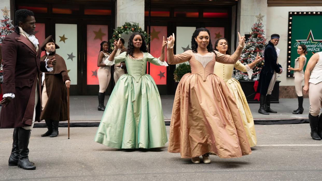 trio halloween costumes angelica peggy and eliza from 'hamilton'