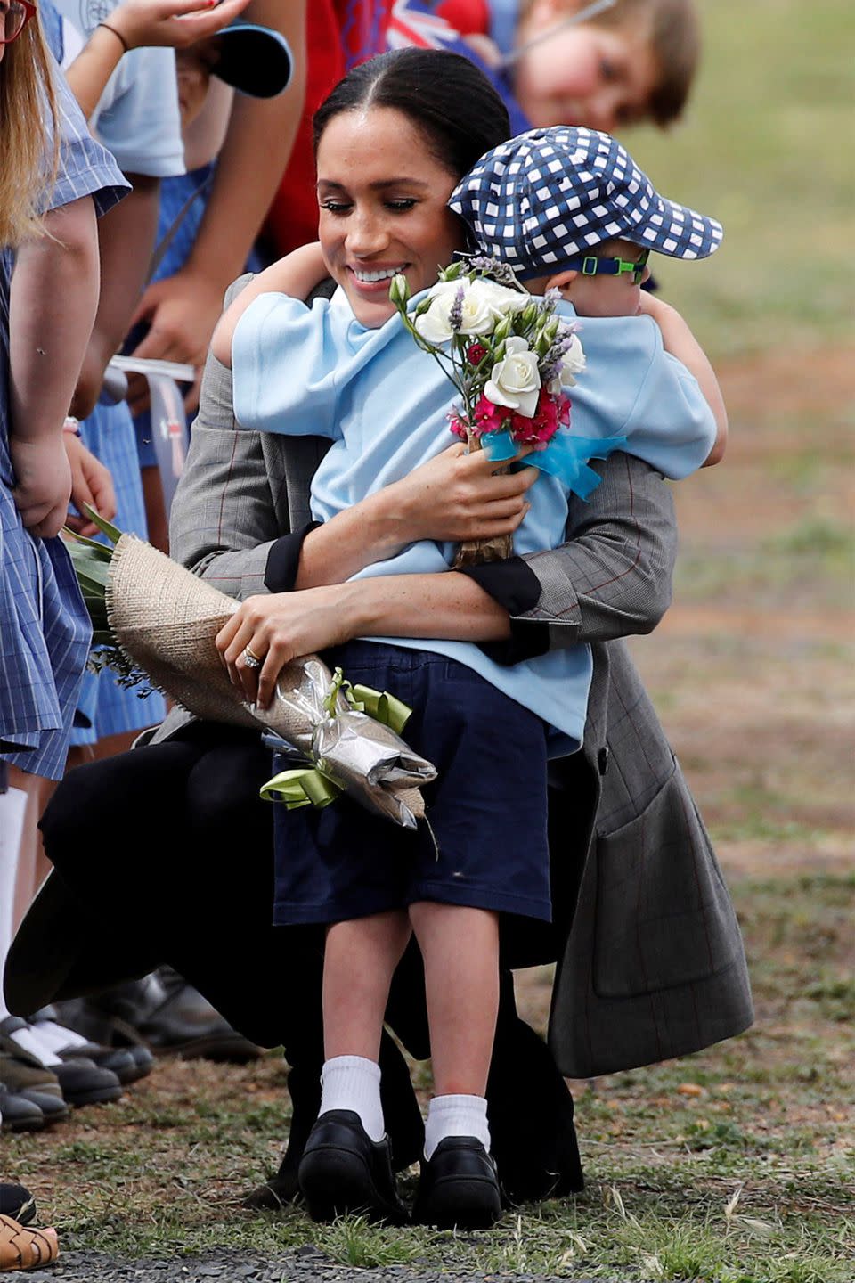 <p>Meghan Markle meets fans.</p>