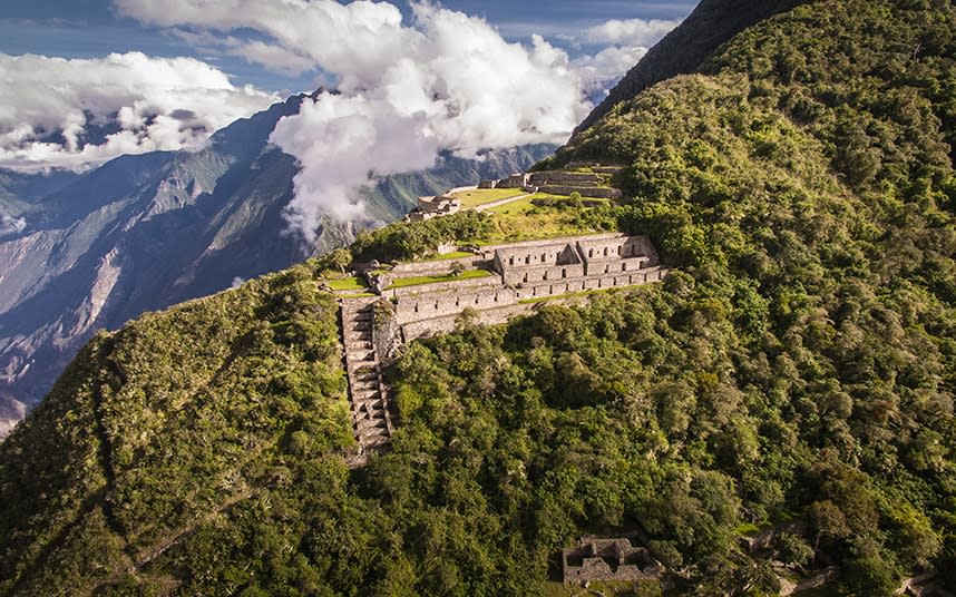 Choquequirao has a similar architectural structure to Mach Picchu - christian declercq