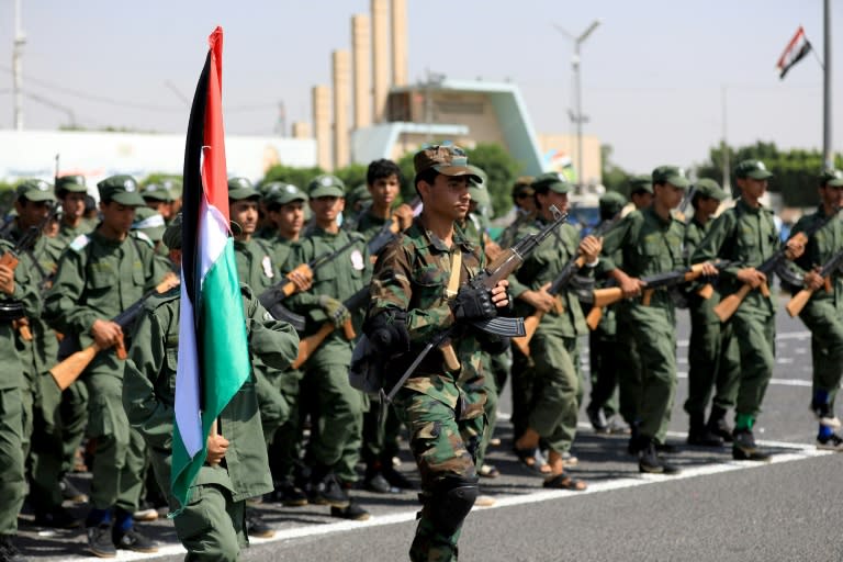 Un desfile militar con motivo del final de los campamentos de verano organizados por los rebeldes hutíes, el 9 de junio de 2024 en Saná, la capital de Yemen (Mohammed Huwais)