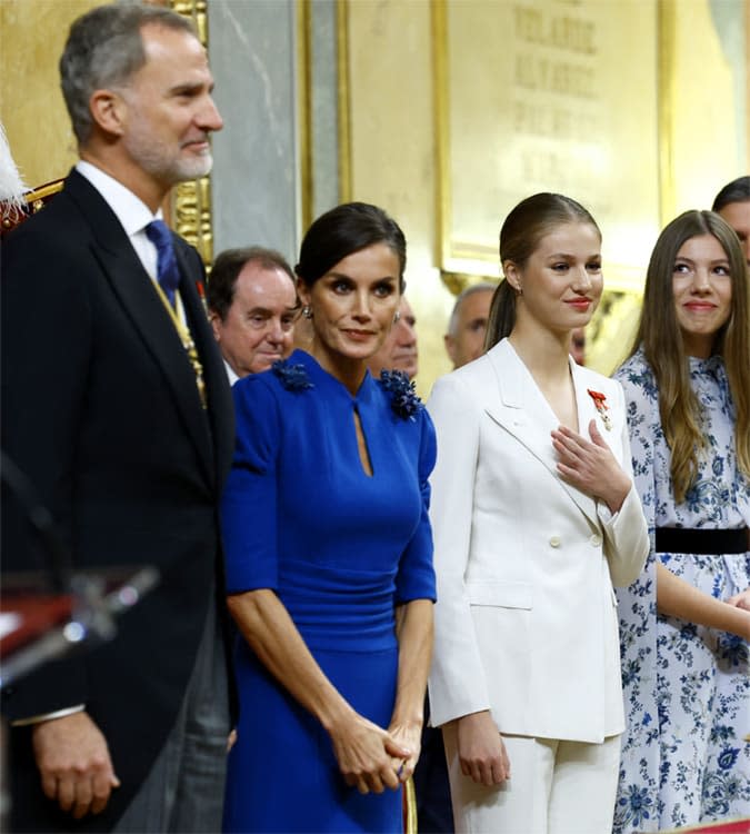 Leonor se lleva la mano al pecho