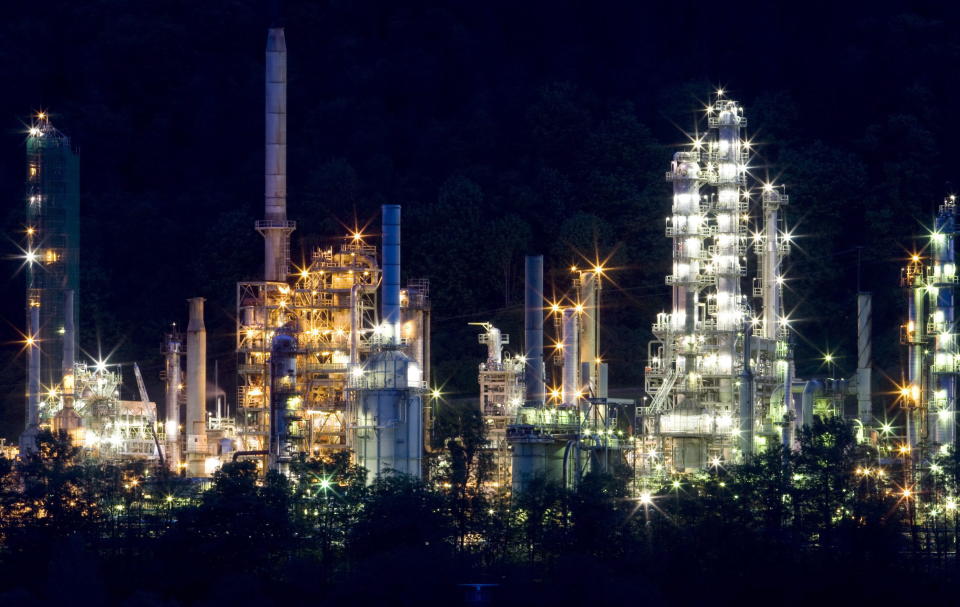En-Pro International chief petroleum analyst Roger McKnight recently called for rising gas prices in Metro Vancouver due to the outage at Parkland's Burnaby, B.C. refinery.  (THE CANADIAN PRESS/Jonathan Hayward)