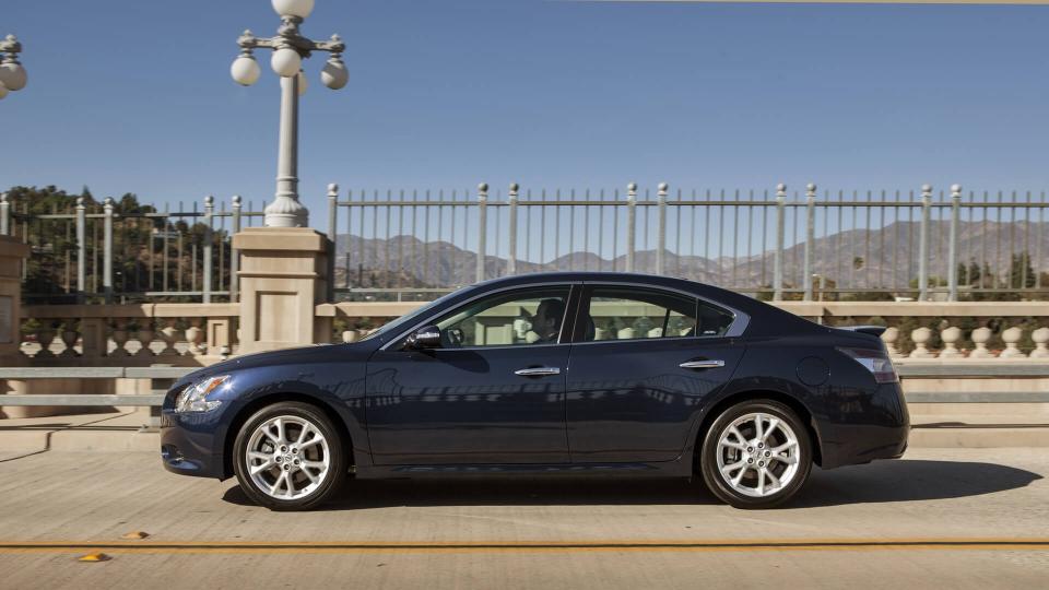 The 2013 Nissan Maxima continues to set the bar for premium sedans, combining breakthrough sports sedan styling, a driver-oriented cockpit, ample comfort and luxury for passengers and an advanced drivetrain anchored by Nissan's legendary VQ-series V6 engine.