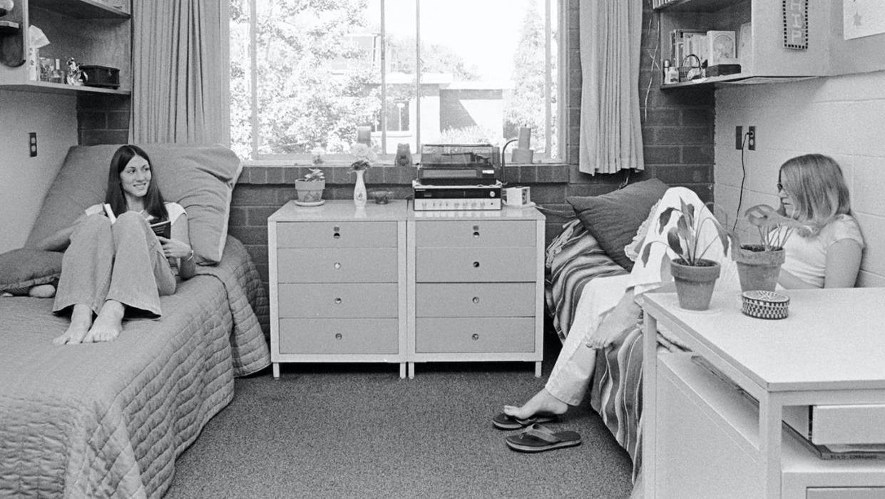 Before the 1960s and until 1990, university residences were constructed to support multiple chance encounters with students on the same floor or building through shared space. Dorm life in Washburn Hall, San Jose State College, early 1970s. (San José State University Special Collections & Archives)