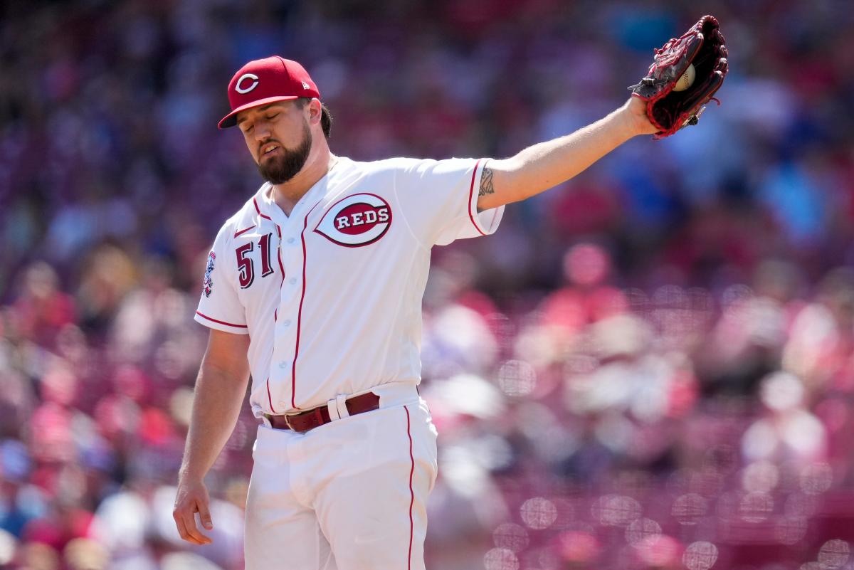 Reds will be without injured starting pitcher for playoff push