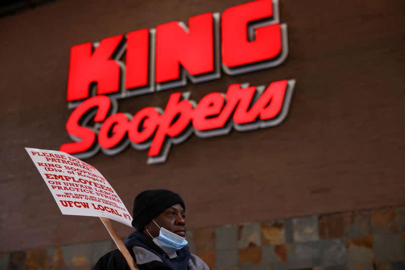 FILE PHOTO: Kroger's King Soopers workers in Colorado go on strike for better pay