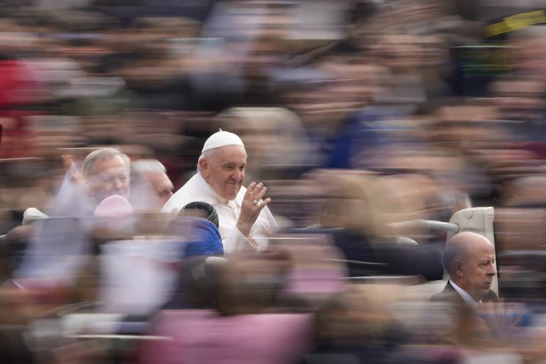 Francisco arriba a una audiencia general en el Vaticano (Archivo)