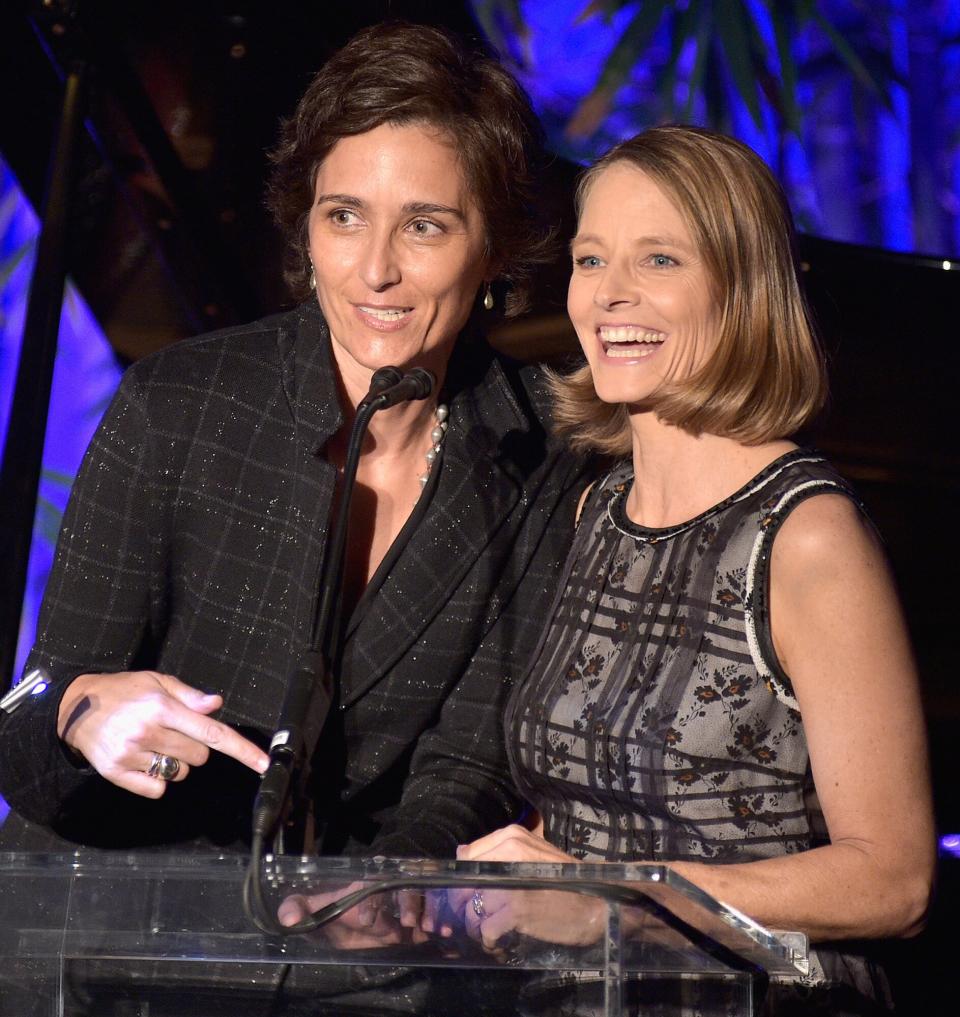 Alexandra Hedison (L) and Jodie Foster speak onstage at the Hammer Museum 14th Annual Gala In The Garden with generous support from Bottega Veneta at Hammer Museum on October 8, 2016 in Westwood, California