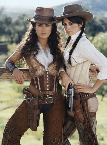 <p>20th Century Fox</p> Penélope Cruz and Salma Hayek in 'Bandidas'