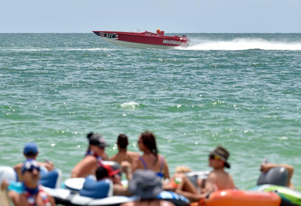 Sarasota Powerboat Grand Prix returns to Lido Beach this weekend.