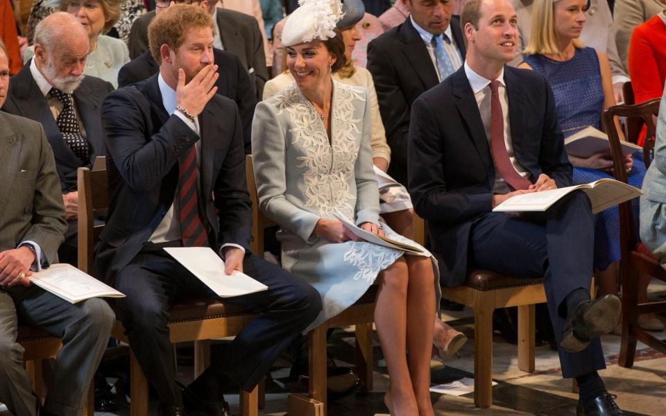 Harry y el Príncipe y la Princesa de Gales - PA
