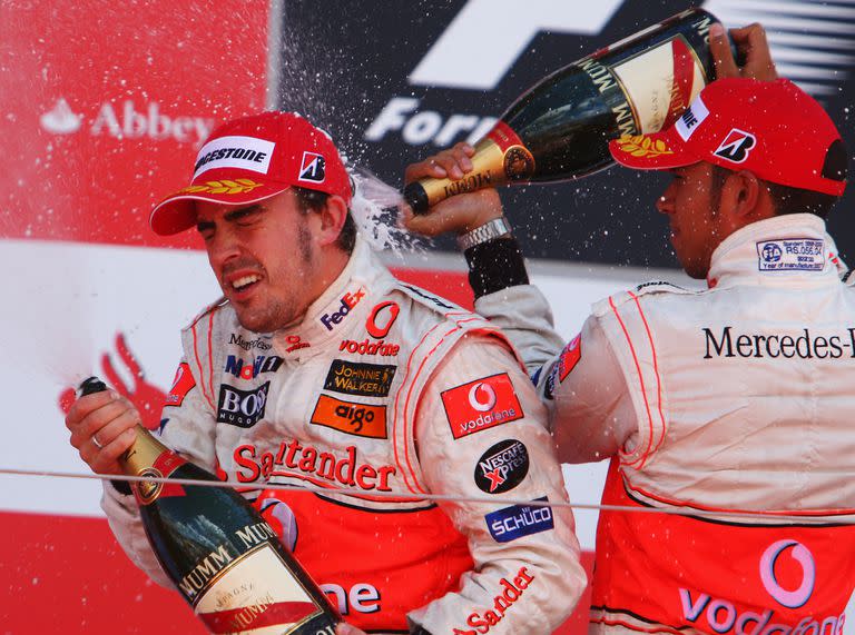 De los festejos efusivos y las sonrisas a la batalla interna: Fernando Alonso y Lewis Hamilton desataron la tempestad en McLaren a partir del Gran Premio de Mónaco