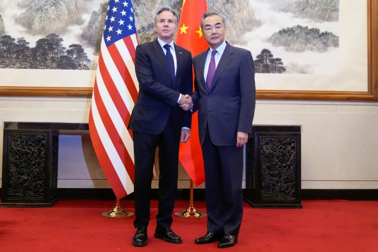 Chinese Foreign Minister Wang Yi (R) receives US Secretary of State Antony Blinken at the Diaoyutai state guesthouse (Mark Schiefelbein)