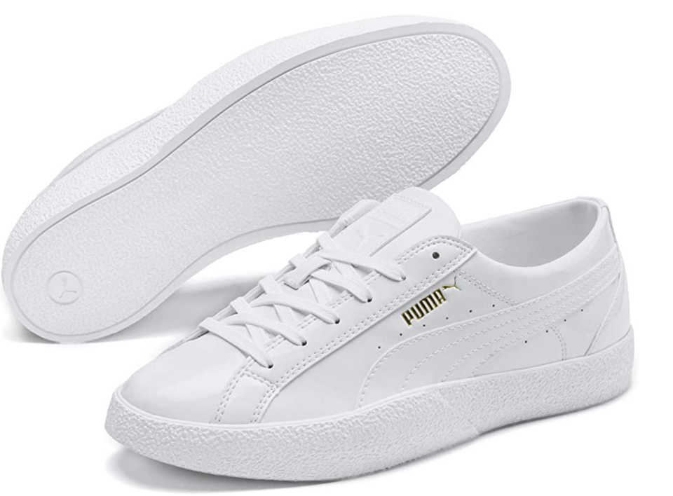 Tenis blancos de Puma. Foto: amazon.com.mx. 