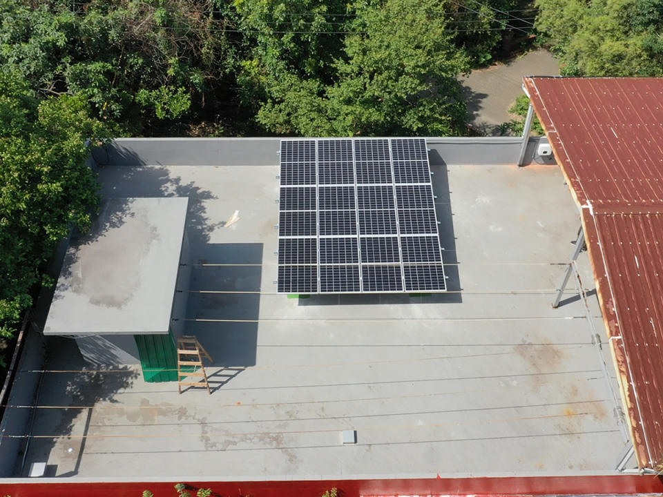 雲豹能源捐贈阿里磅生態農場4kW太陽能發電系統。圖/雲豹