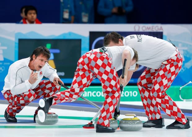 Norwegian curling pants are on the button again – SportsLogos.Net News