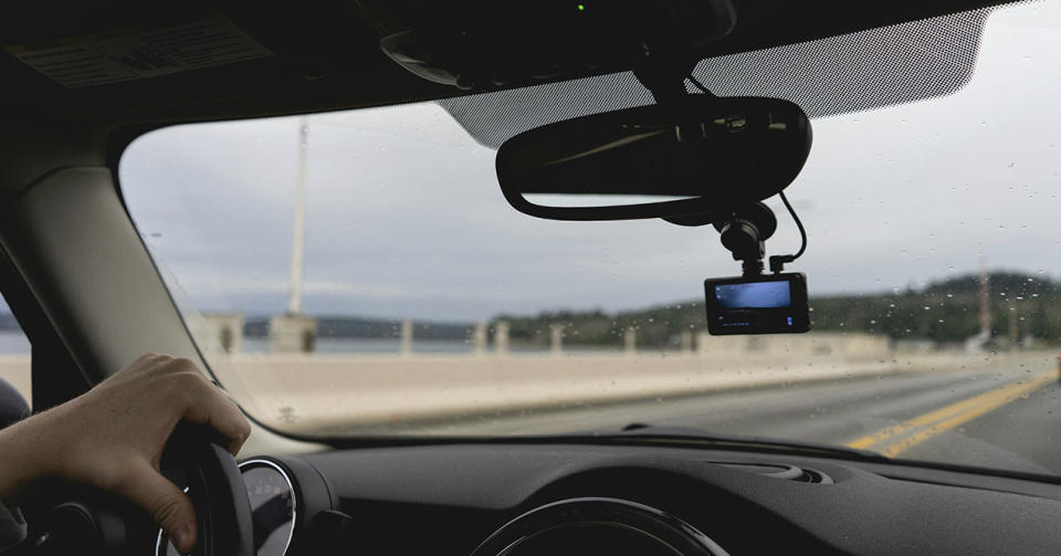 Las dash cams son cruciales en un choque o un atropello - Imagen: Nicole Logan/Unsplash