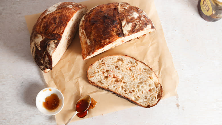 hot honey sourdough with hot honey dipping sauce