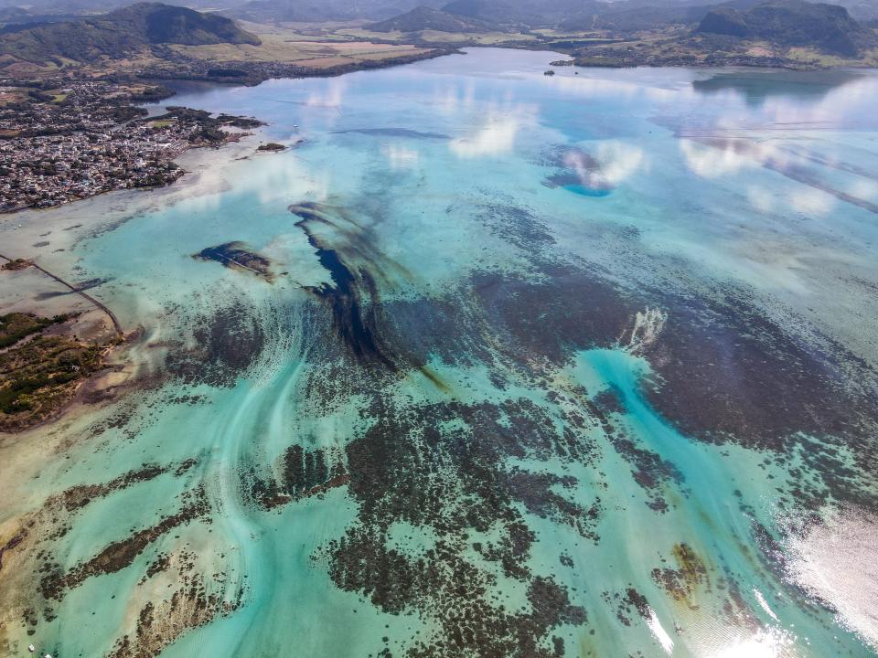 MAURITIUS-ENVIRONMENT-DISASTER-OIL