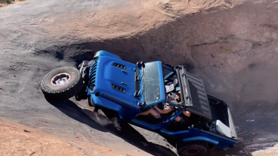 jeep gladiator rubicon lost wheel at devil's hot tub