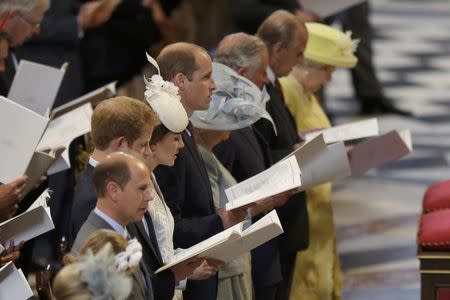 Britain's Queen Elizabeth (R) and Prince Philip (2nd R) attend a National Service of Thanksgiving to mark the Queen's 90th birthday at St Paul's Cathedral in London, Britain, June 10, 2016. REUTERS/Matt Dunham/Pool