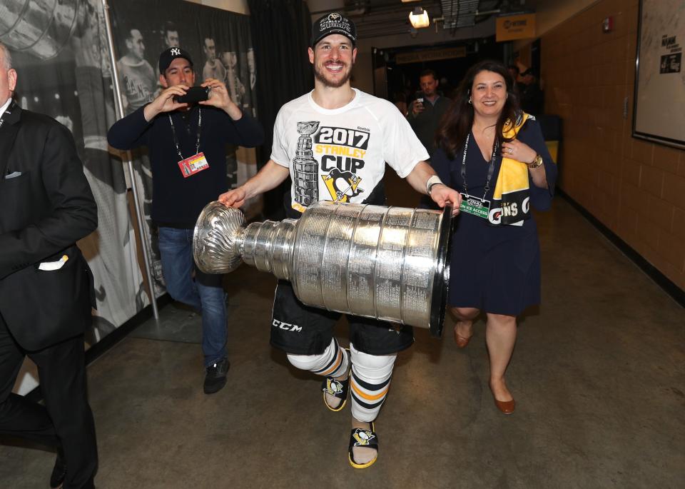 Photos: Penguins celebrate second straight title