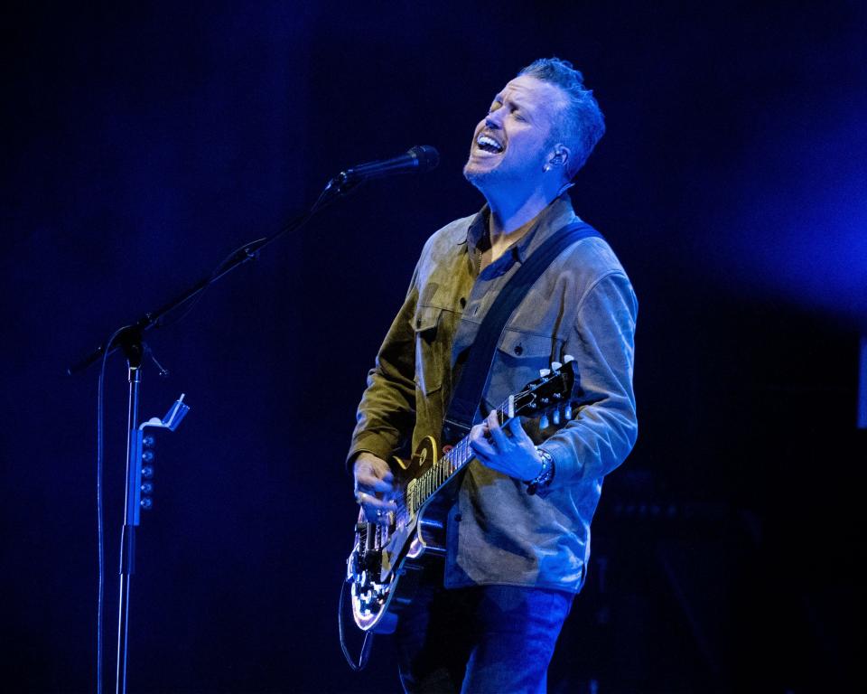 Jason Isbell and The 400 Unit delighted a sold-out Benedum Center show.