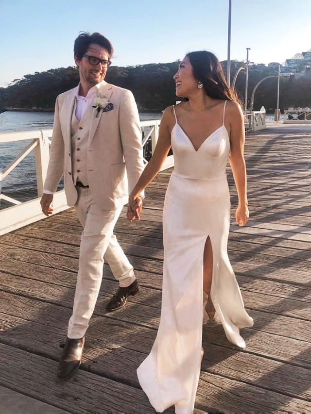 Australische Vorstandsvorsitzende heiratet in einem Hochzeitskleid für nur  186 Euro