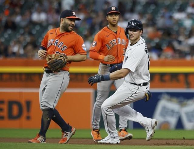 Astros 2, Tigers 1